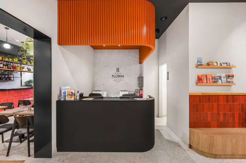 Florin Apart Hotel reception in Budapest